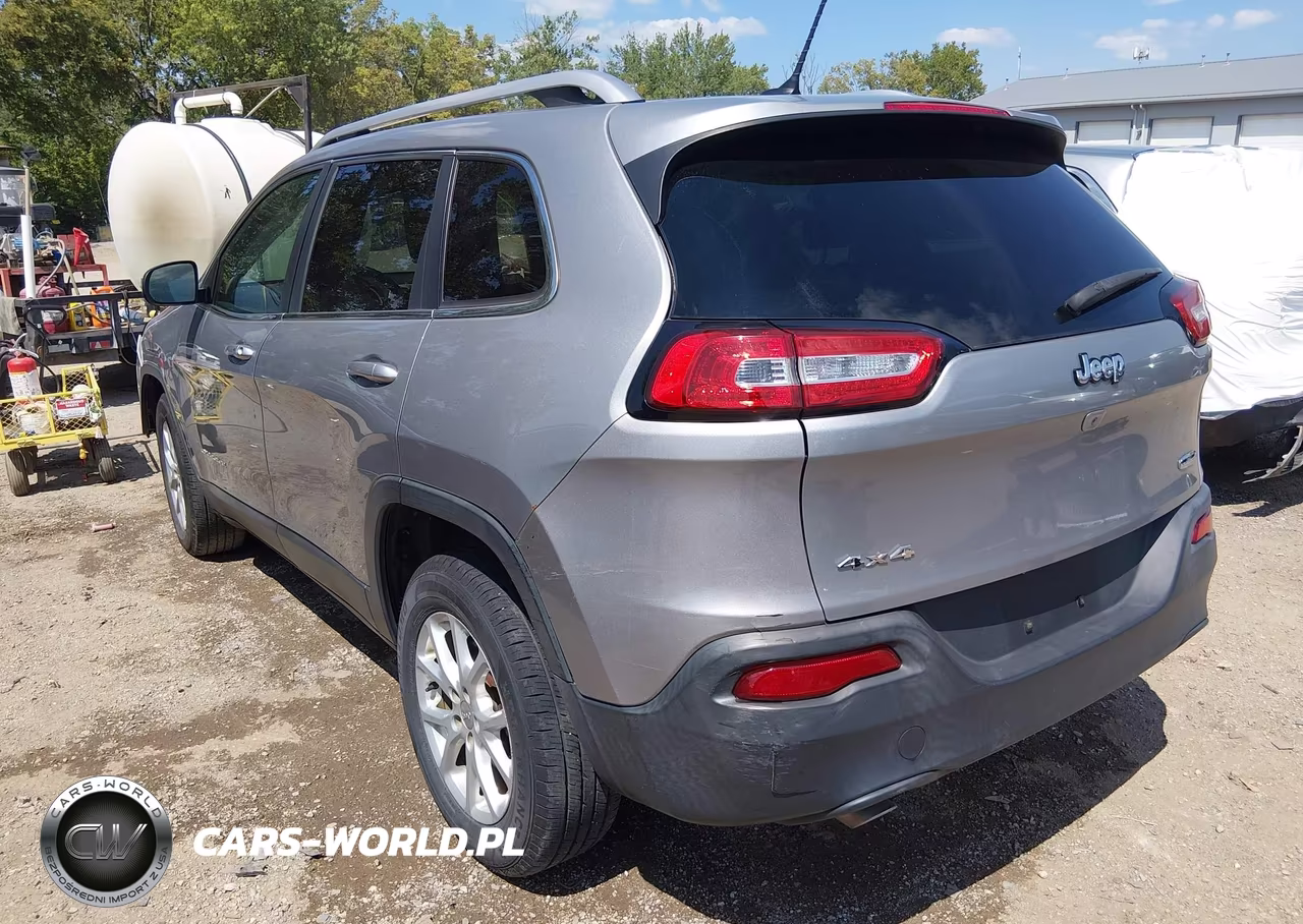 2015 Jeep Cherokee Latitude VIN:1C4PJMCB8FW583262 - 3