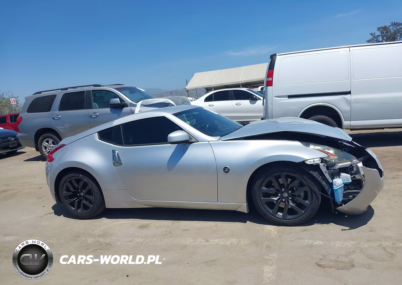 2018 Nissan 370Z VIN:JN1AZ4EH7JM572583 - 13