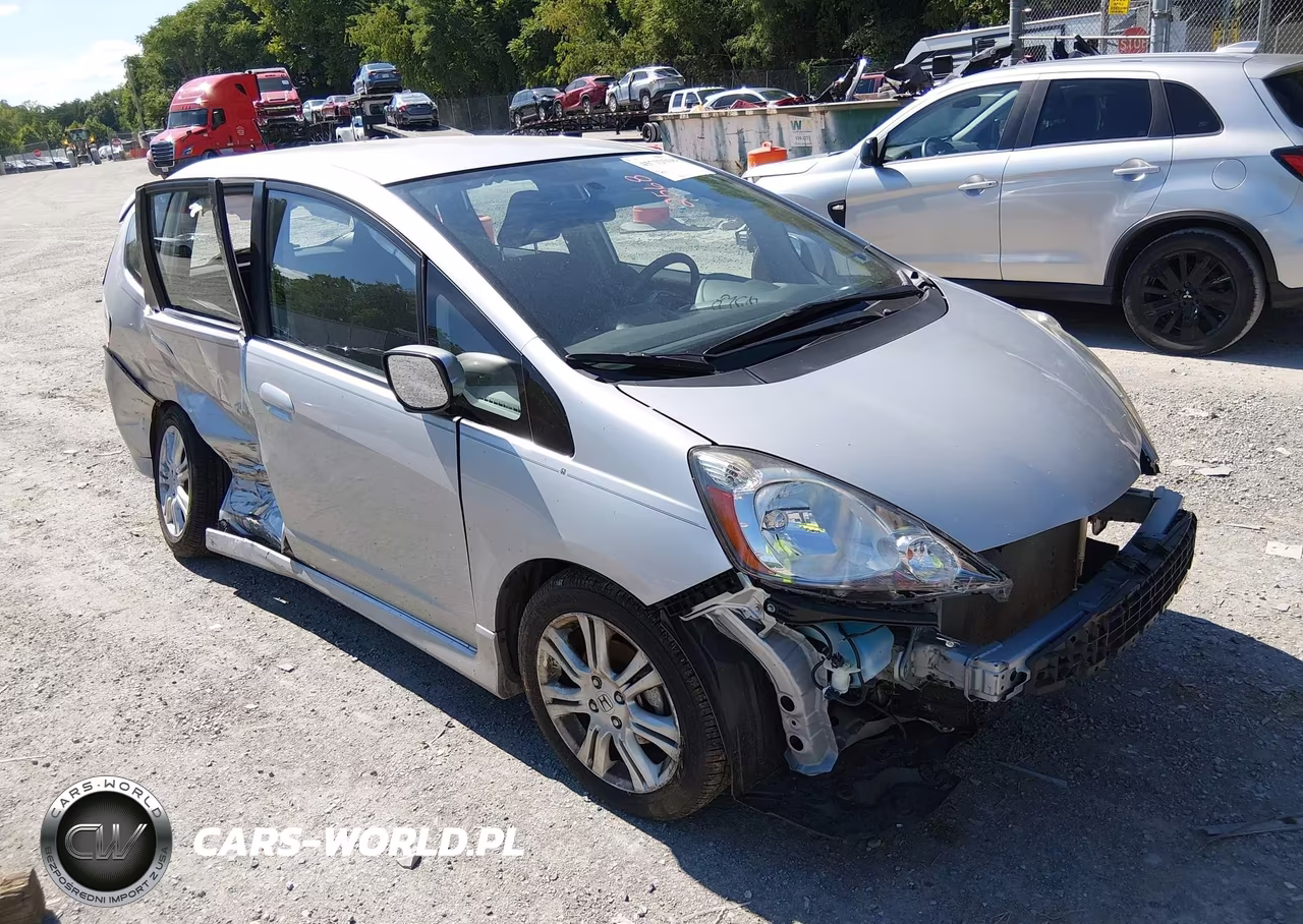 2011 Honda Fit Sport VIN:JHMGE8H55BC027659 - 1