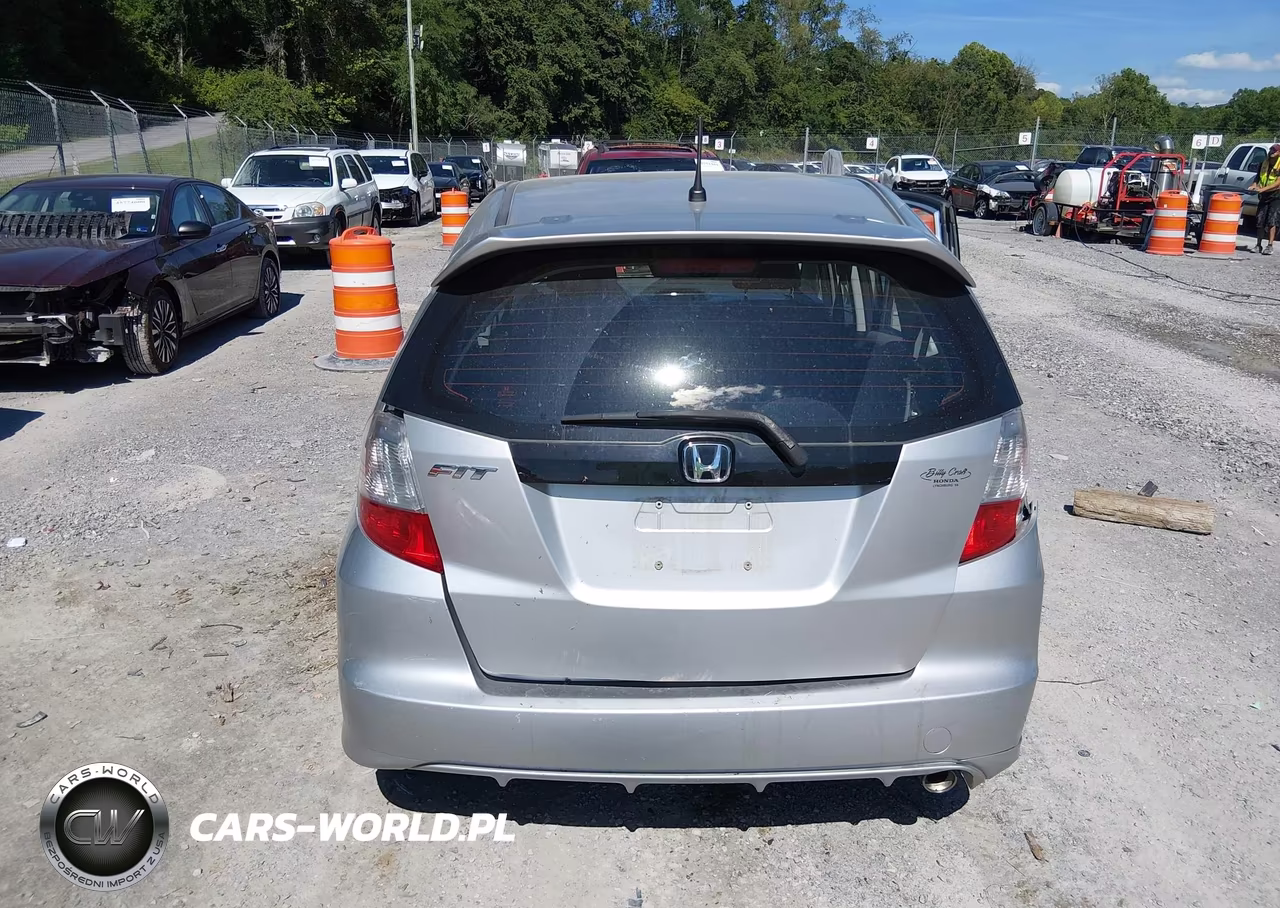 2011 Honda Fit Sport VIN:JHMGE8H55BC027659 - 16