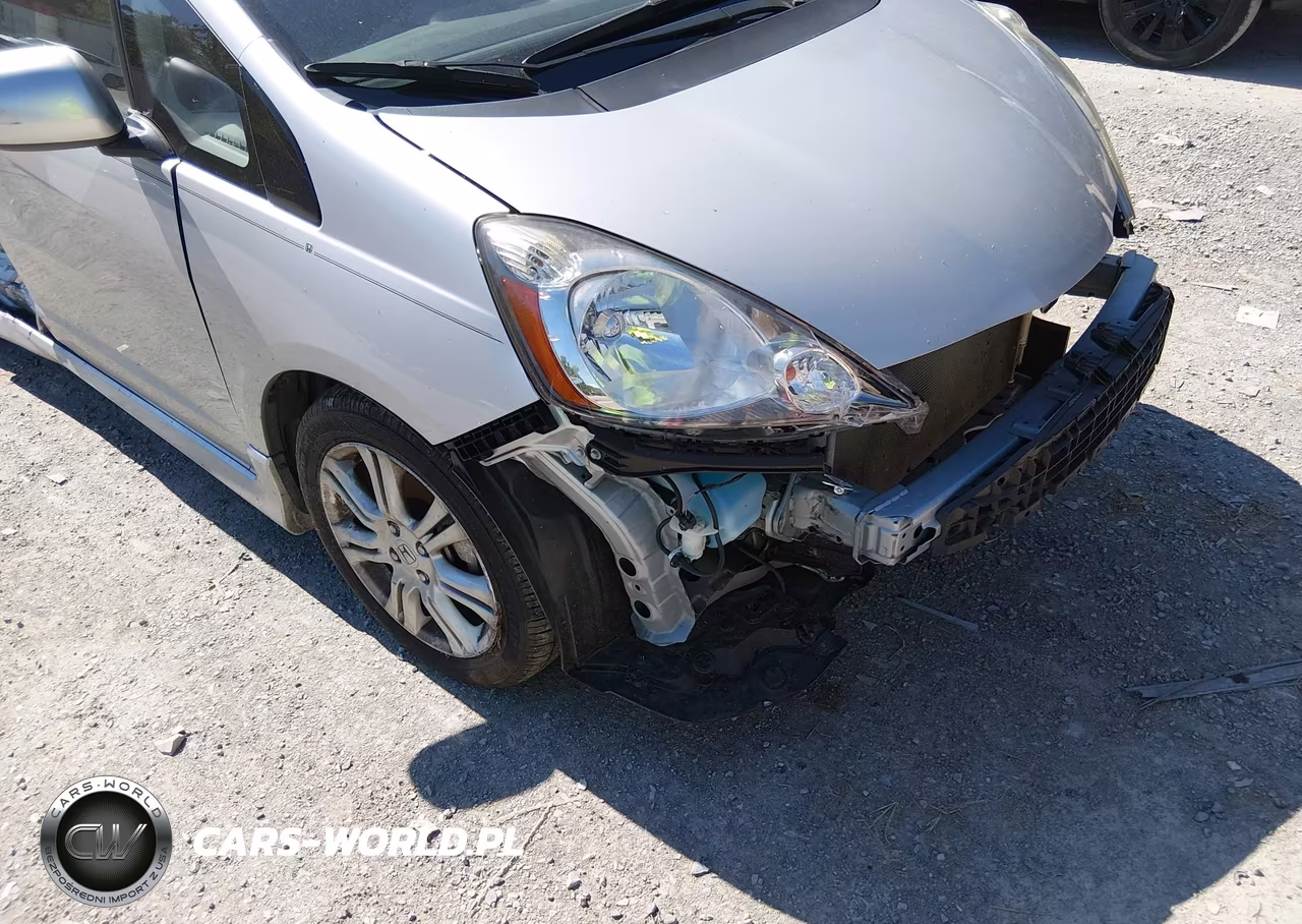 2011 Honda Fit Sport VIN:JHMGE8H55BC027659 - 18