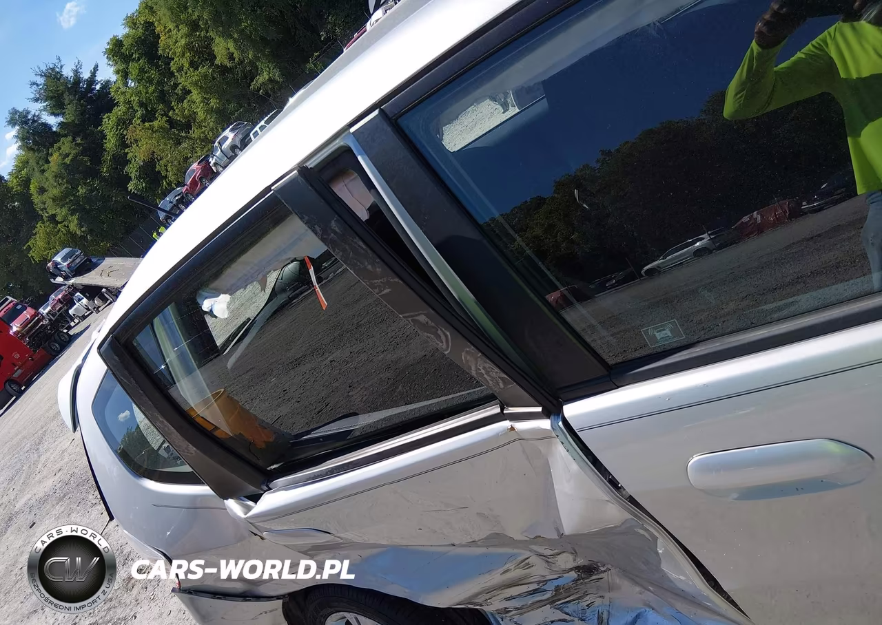 2011 Honda Fit Sport VIN:JHMGE8H55BC027659 - 20