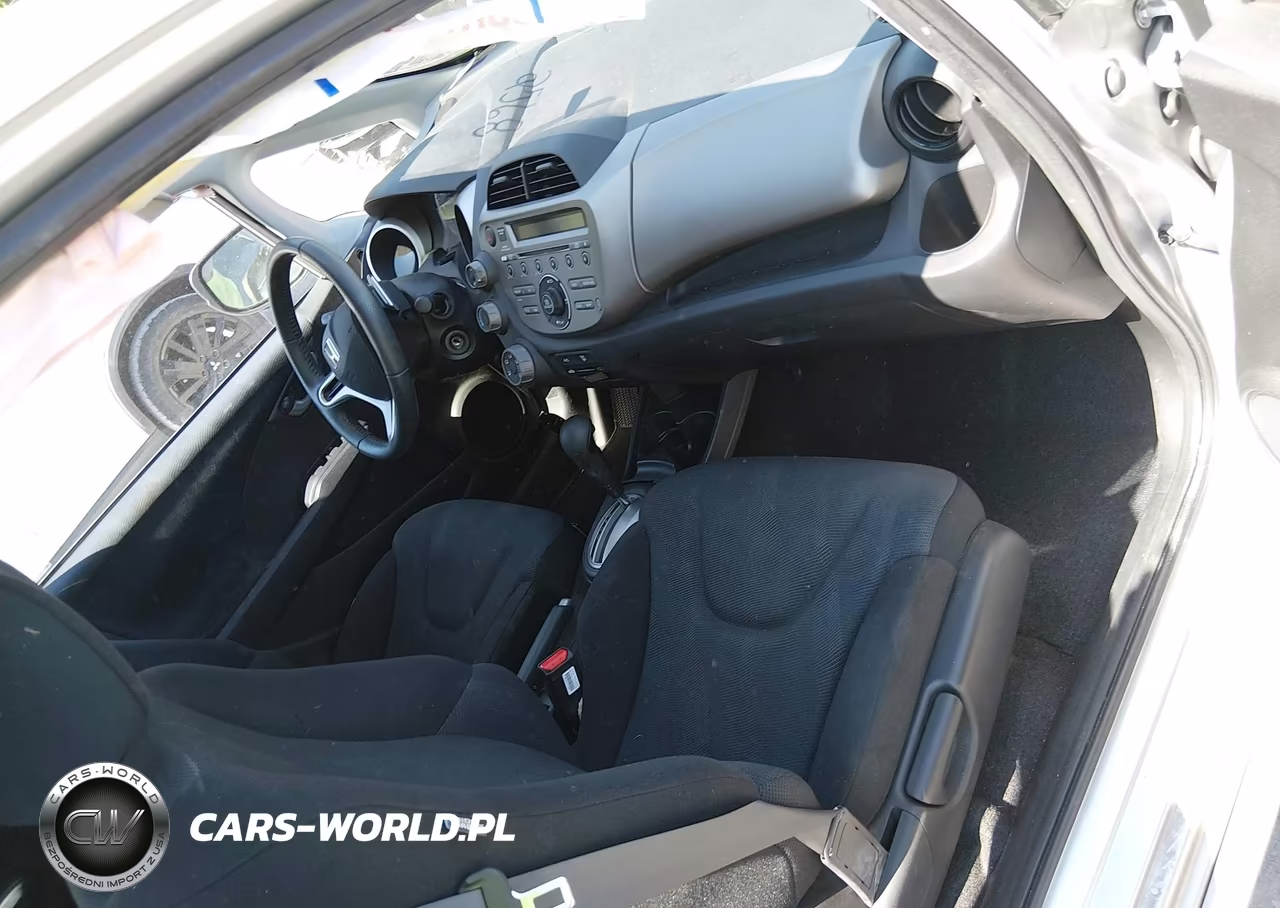 2011 Honda Fit Sport VIN:JHMGE8H55BC027659 - 5