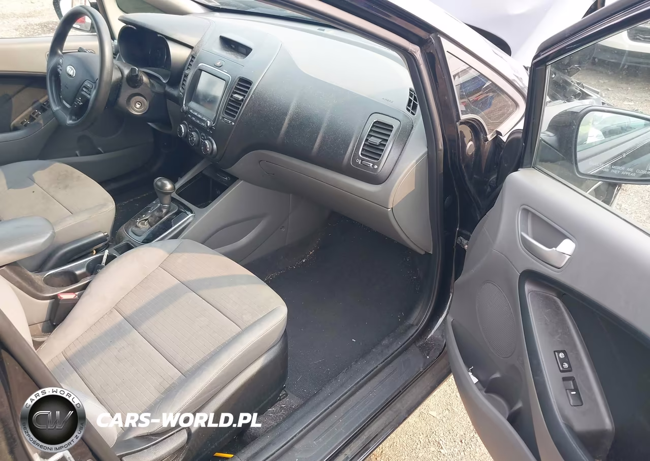 2018 Kia Forte Lx VIN:3KPFL4A76JE193638 - 5