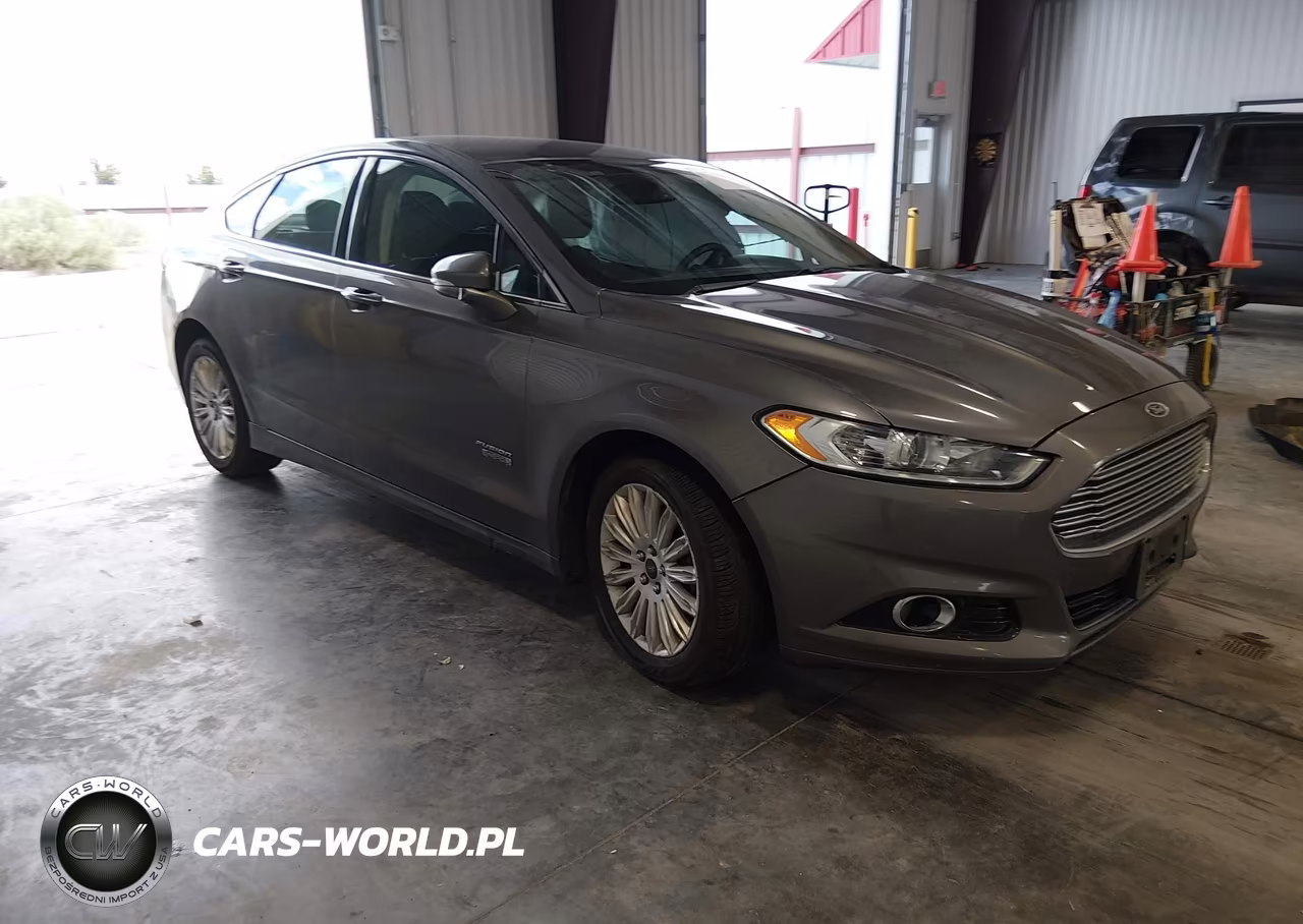 2014 Ford Fusion Energi Titanium – zdjęcie 1 z 16