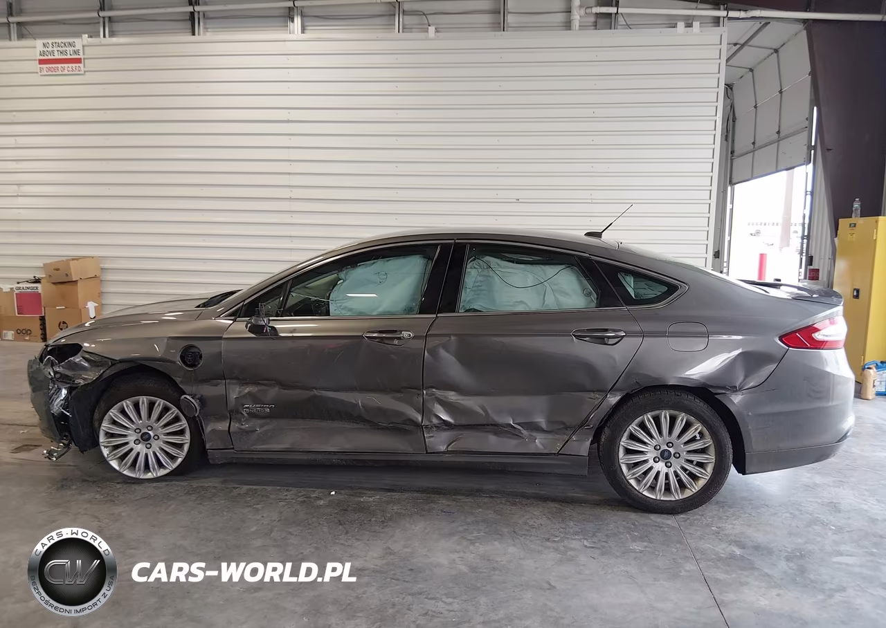2014 Ford Fusion Energi Titanium VIN:3FA6P0SU1ER275394 - 14