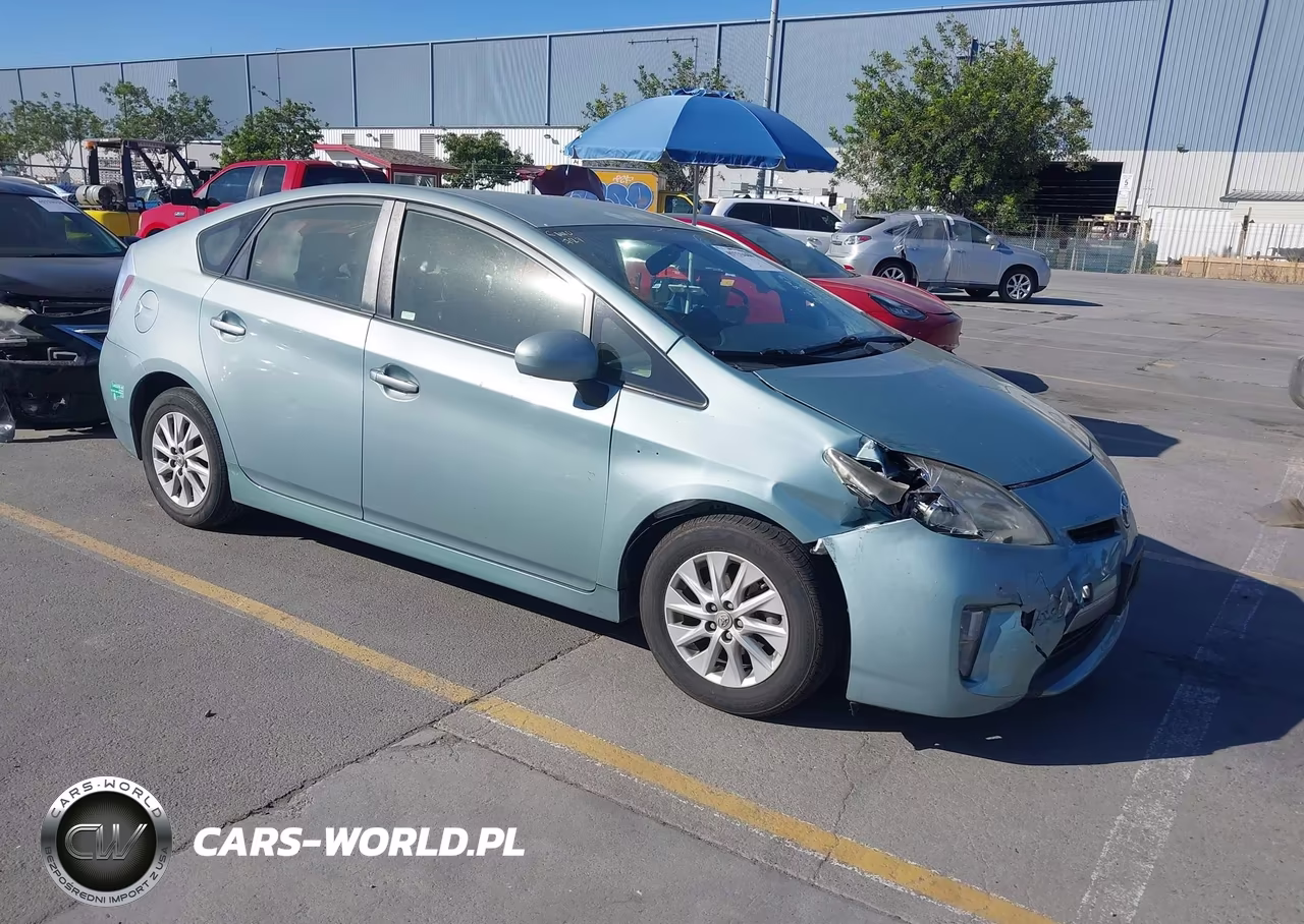 2015 Toyota Prius Plug-In – zdjęcie 1 z 16