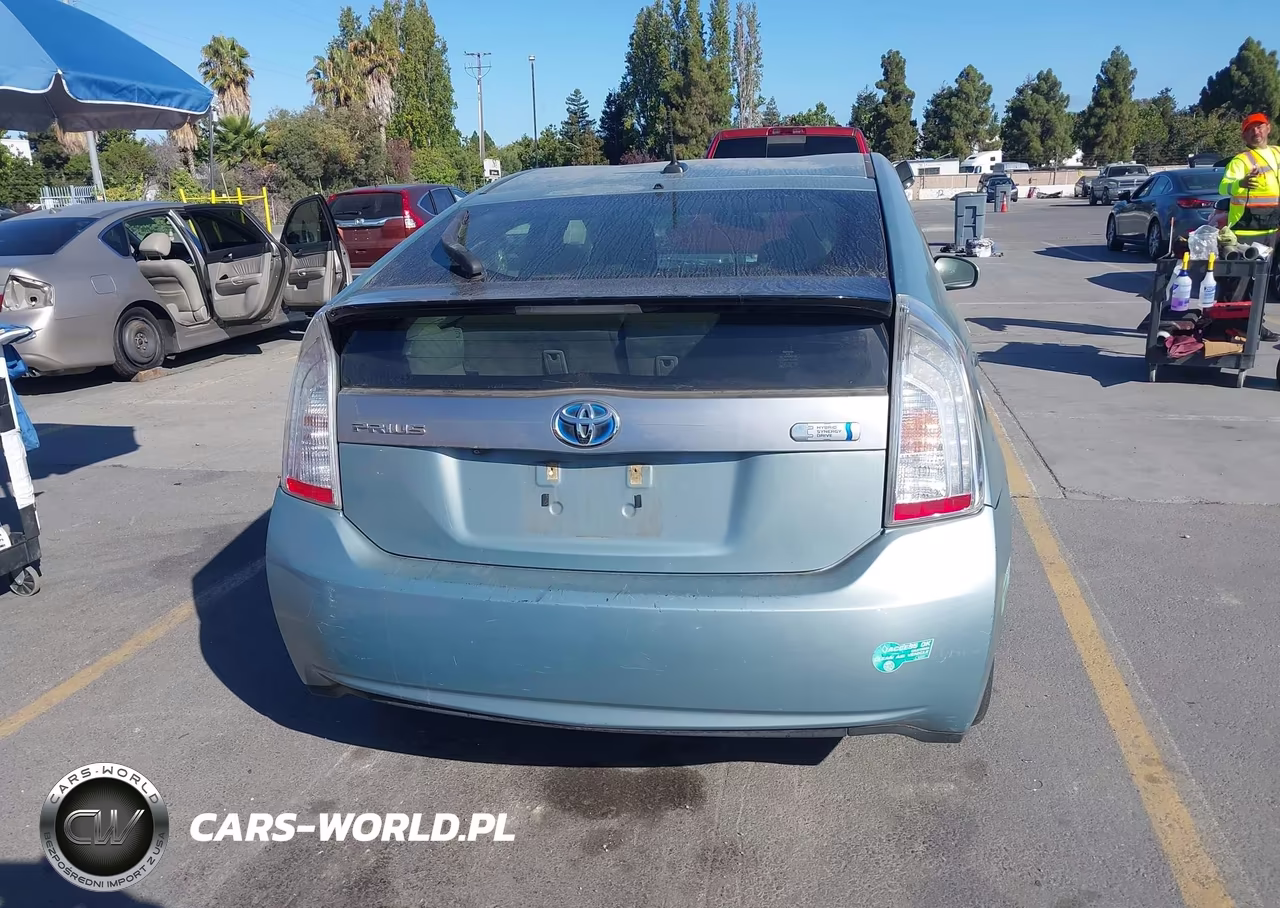 2015 Toyota Prius Plug-In VIN:JTDKN3DP1F3068477 - 16