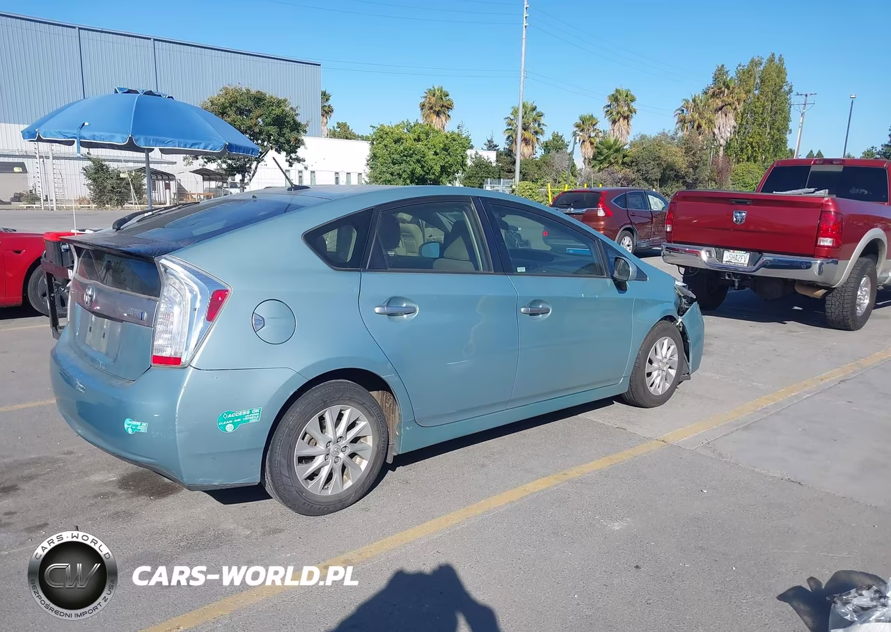 2015 Toyota Prius Plug-In VIN:JTDKN3DP1F3068477 - 4