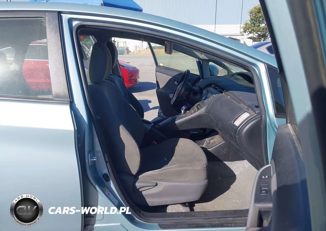2015 Toyota Prius Plug-In VIN:JTDKN3DP1F3068477 - 5