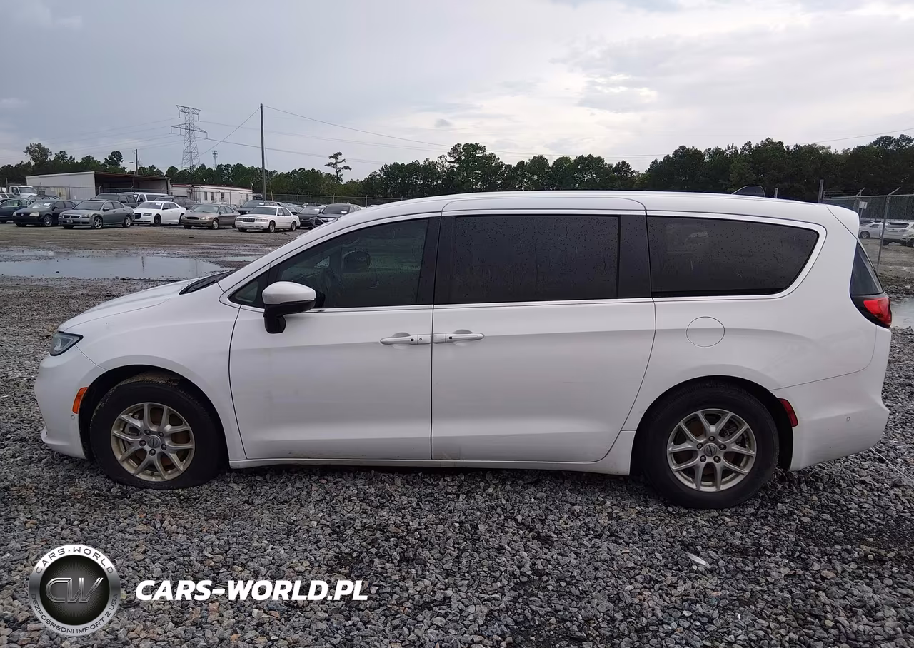 2023 Chrysler Pacifica Touring L VIN:2C4RC1BG3PR507926 - 14