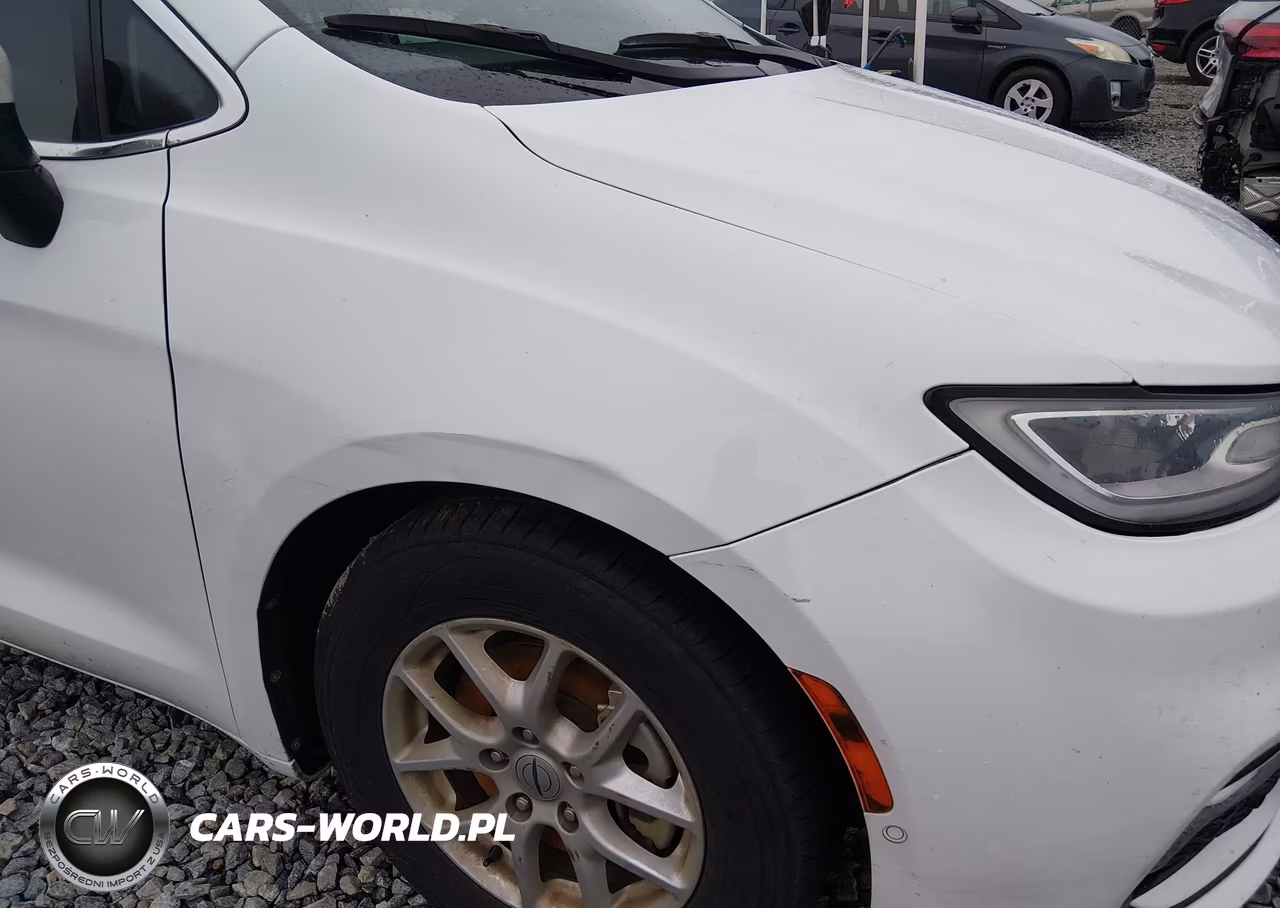 2023 Chrysler Pacifica Touring L VIN:2C4RC1BG3PR507926 - 6