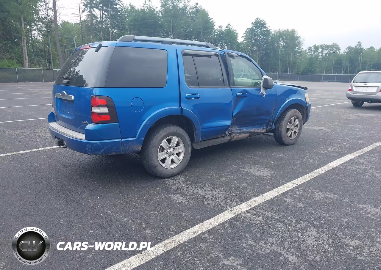 2010 Ford Explorer Xlt VIN:1FMEU7DE2AUA04159 - 4