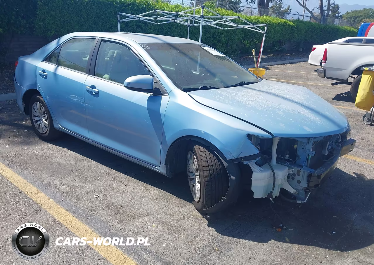 2012 Toyota Camry Le – zdjęcie 1 z 20