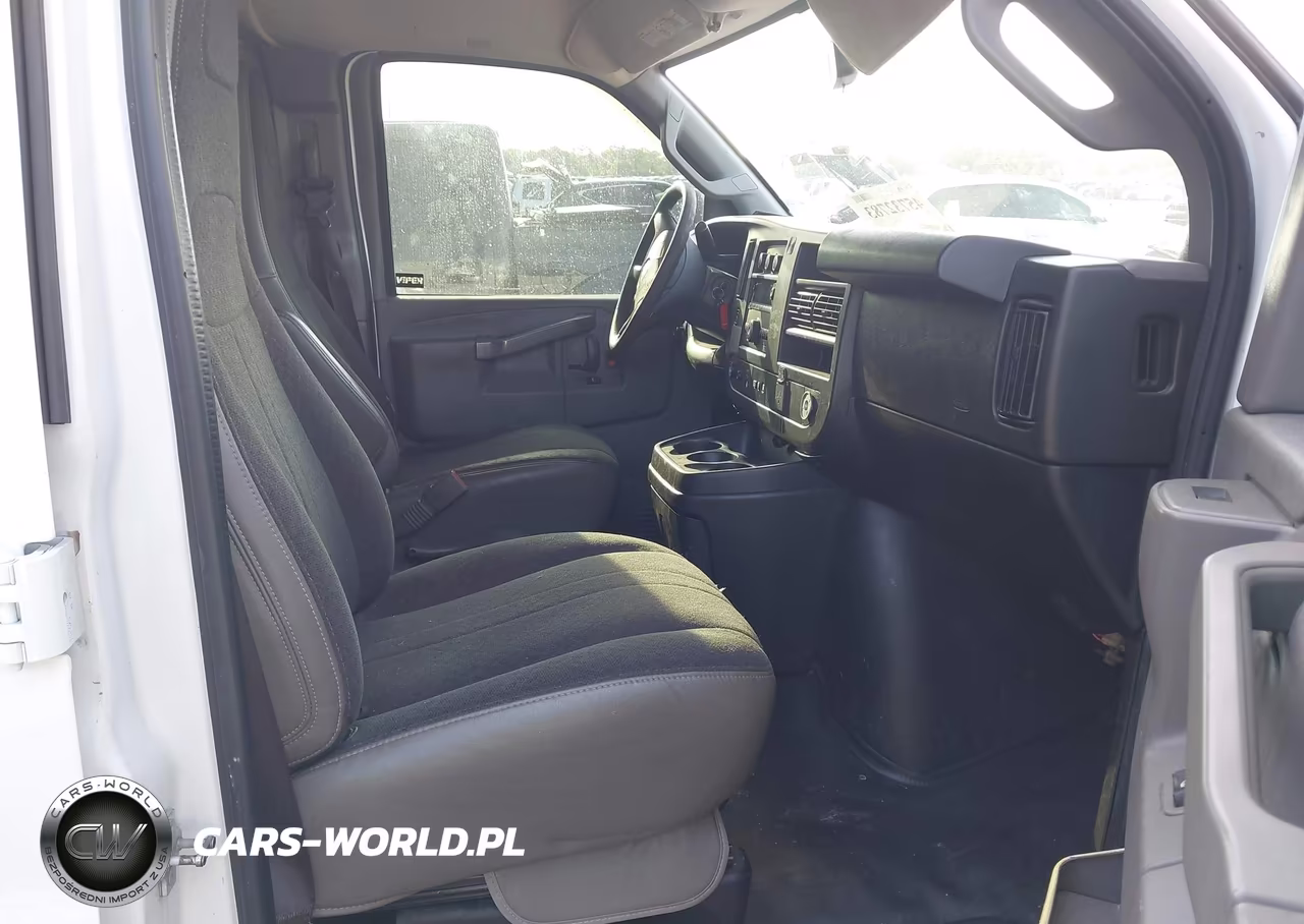 2019 GMC Savana 2500 Work Van VIN:1GTW7AFGXK1315045 - 5