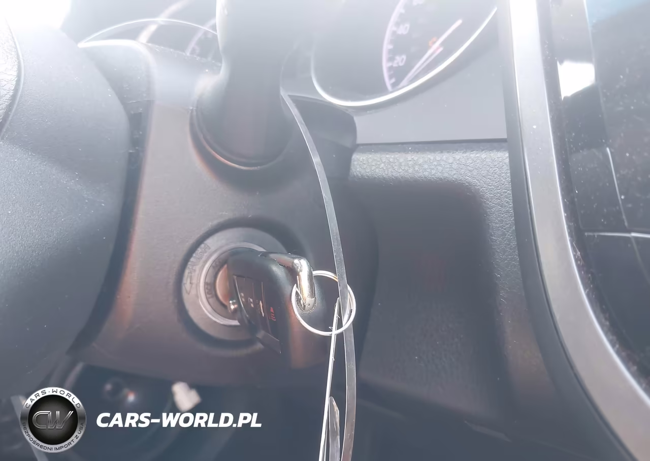 2018 Toyota Camry Le VIN:4T1B11HK0JU617132 - 11