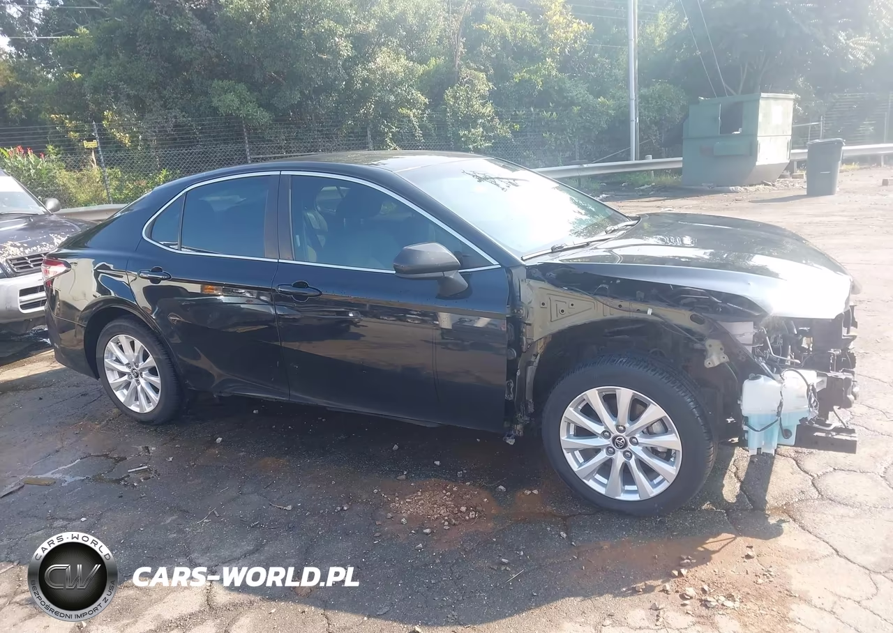 2018 Toyota Camry Le VIN:4T1B11HK0JU617132 - 14