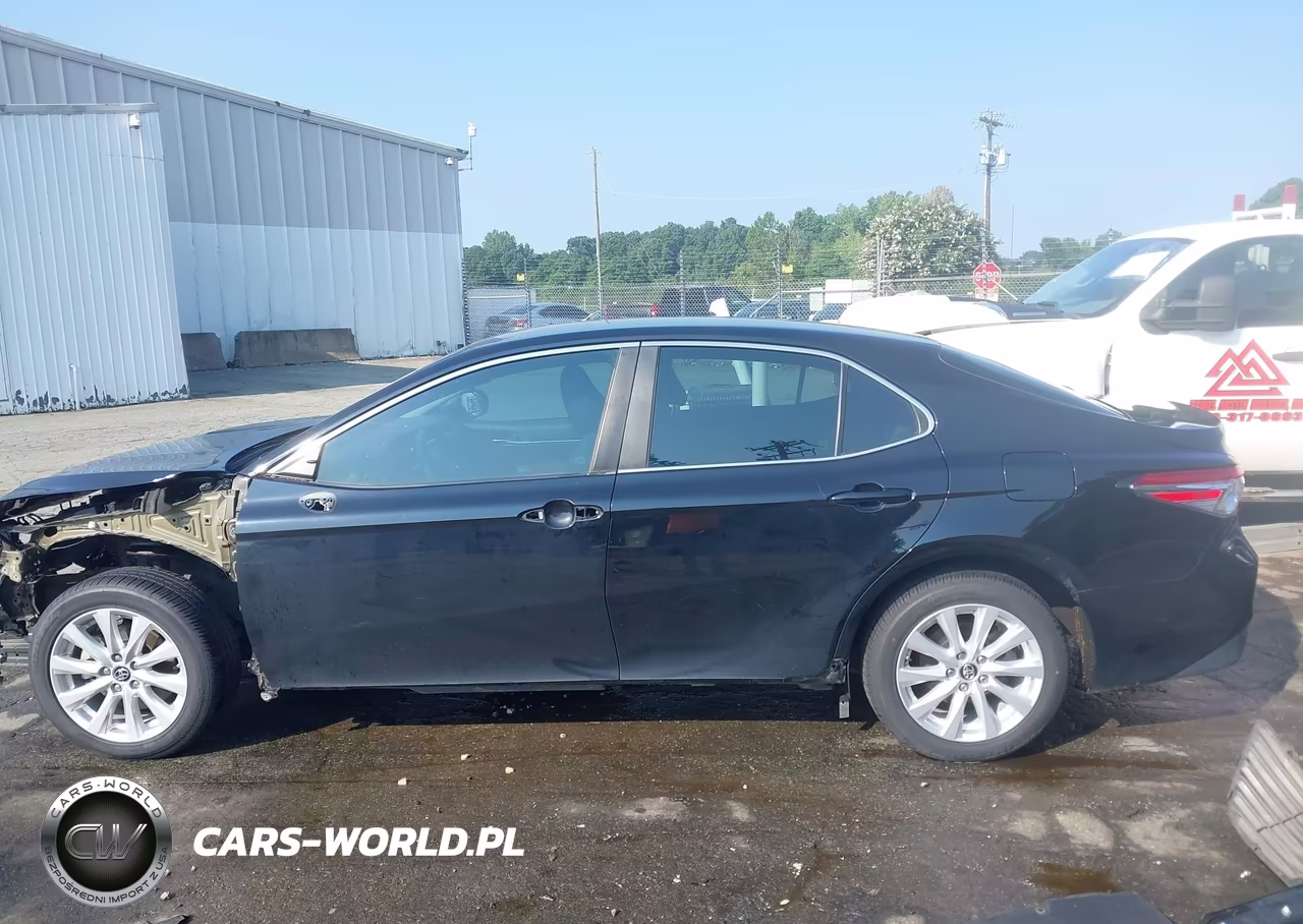 2018 Toyota Camry Le VIN:4T1B11HK0JU617132 - 15