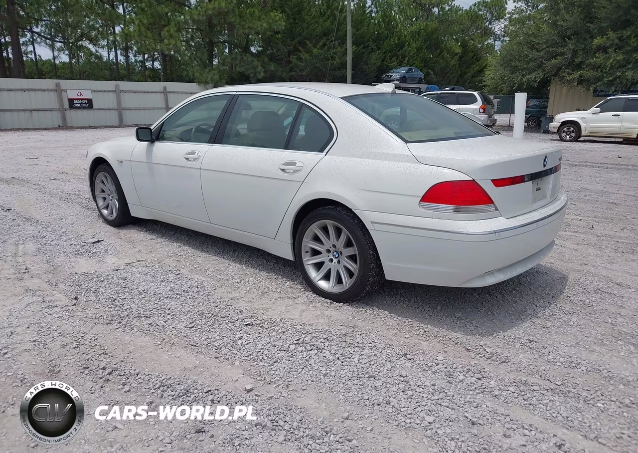 2005 BMW 745Li VIN:WBAGN635X5DS58906 - 3