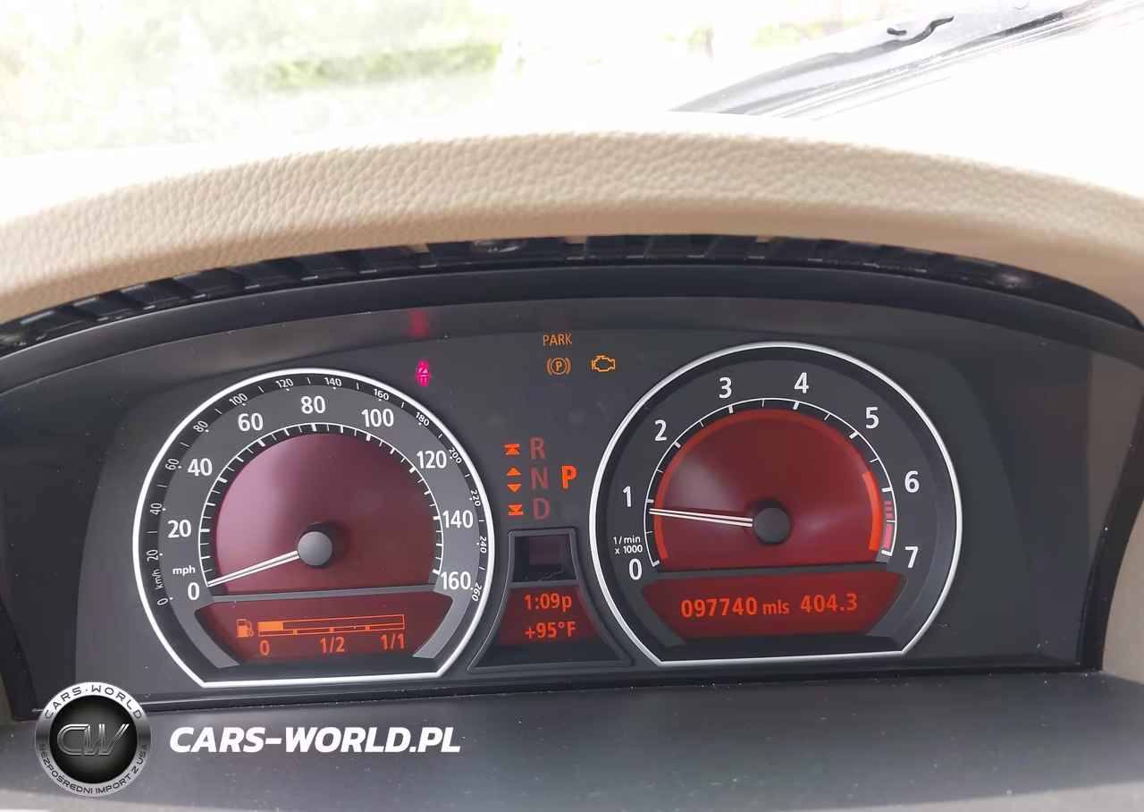 2005 BMW 745Li VIN:WBAGN635X5DS58906 - 7
