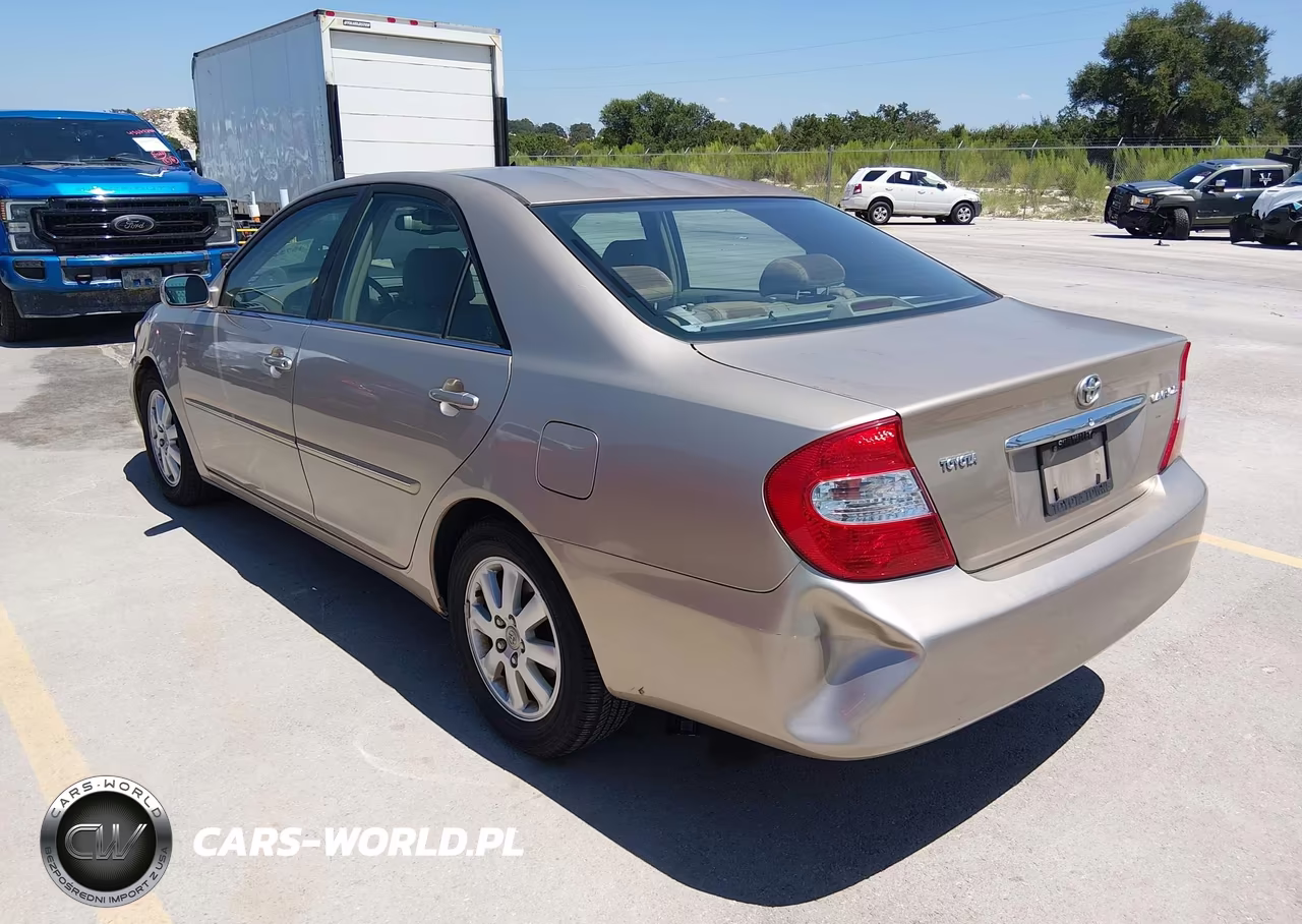 2002 Toyota Camry Xle VIN:JTDBE32K920131019 - 3