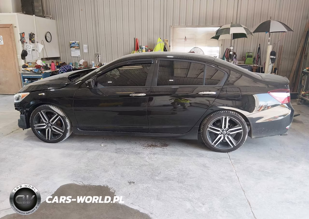 2017 Honda Accord Sport VIN:1HGCR2F59HA273852 - 15