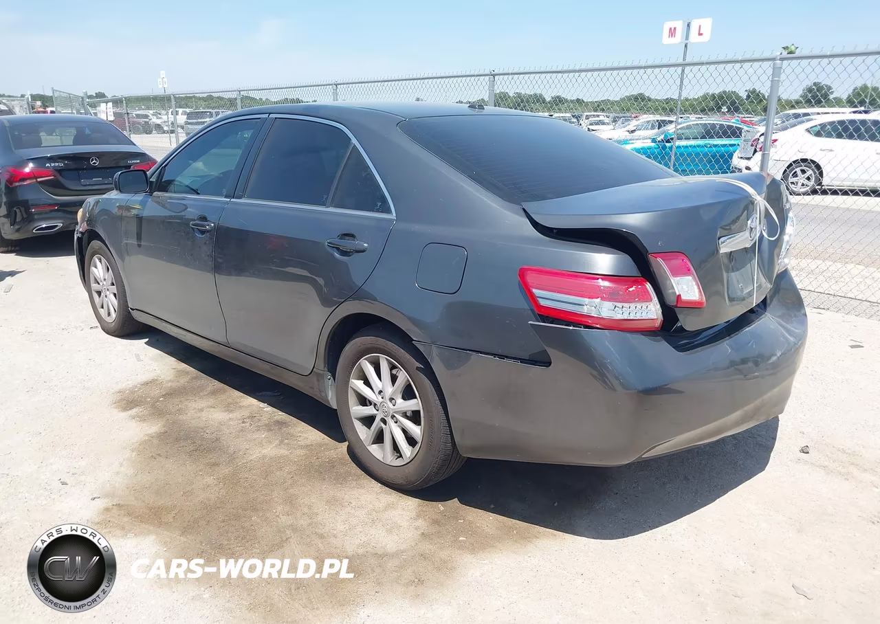 2010 Toyota Camry Xle VIN:4T4BF3EK7AR069931 - 3