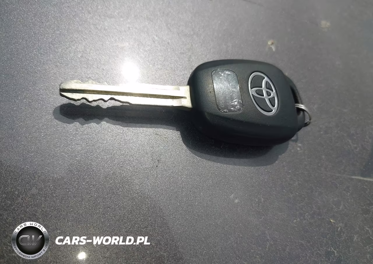 2012 Toyota Prius C One VIN:JTDKDTB36C1506307 - 11