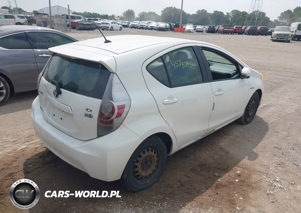 2012 Toyota Prius C One VIN:JTDKDTB36C1506307 - 4