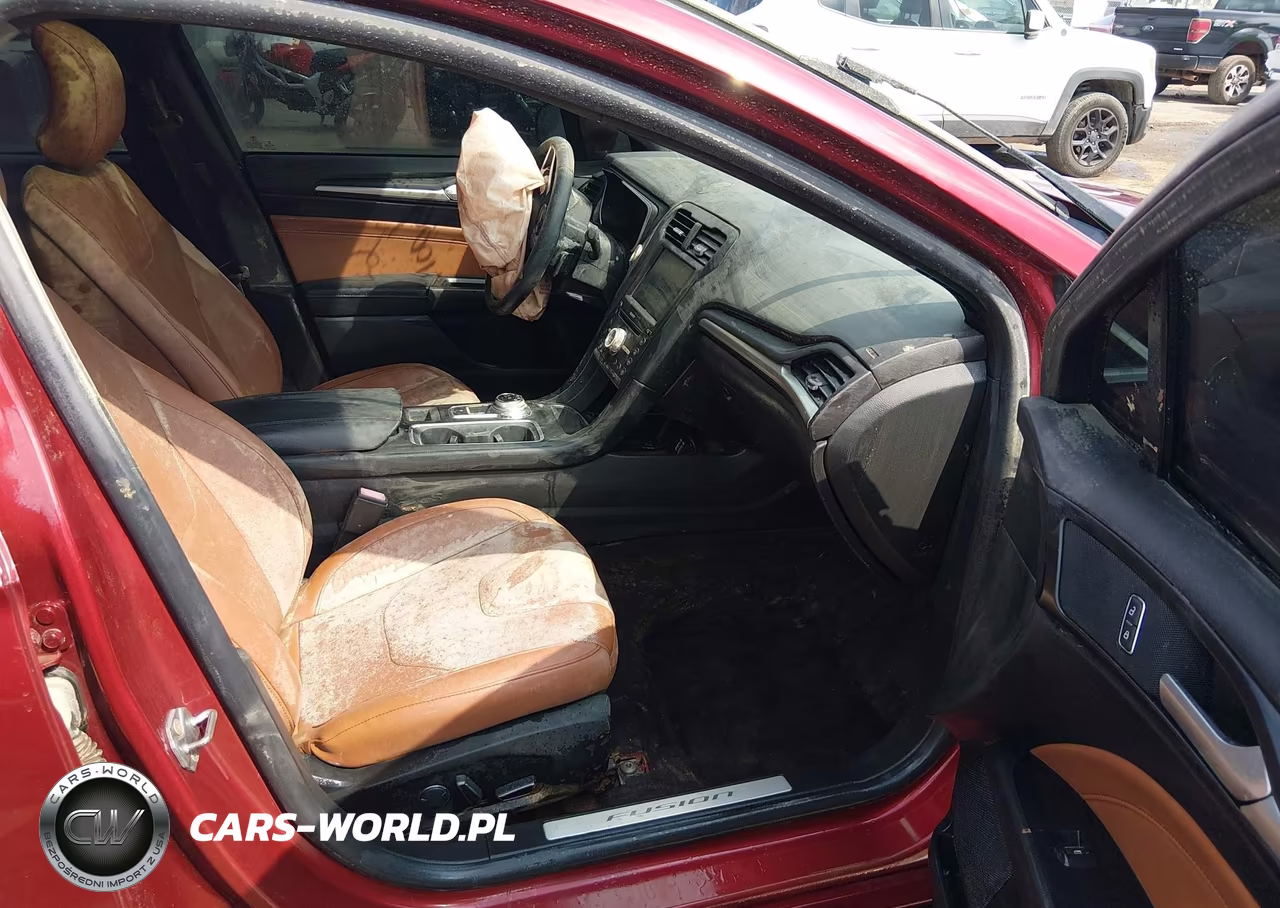2019 Ford Fusion Titanium VIN:3FA6P0D94KR153021 - 5