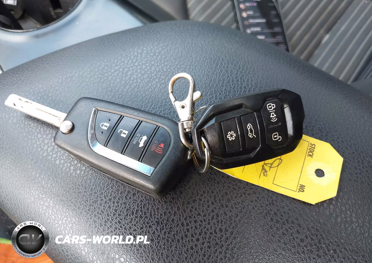 2018 Toyota Camry Se VIN:4T1B11HK2JU642324 - 11