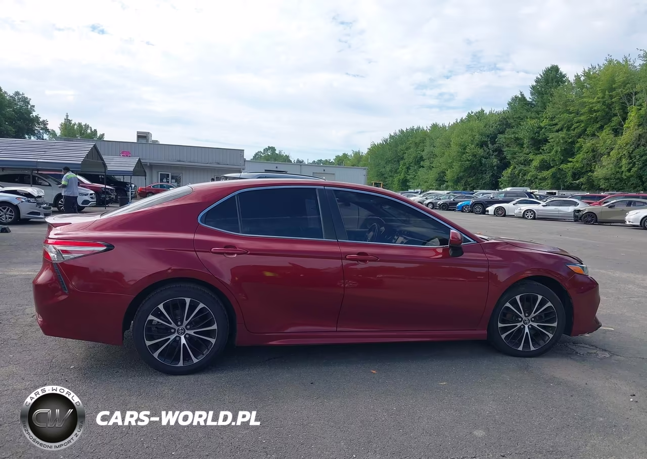 2018 Toyota Camry Se VIN:4T1B11HK2JU642324 - 13