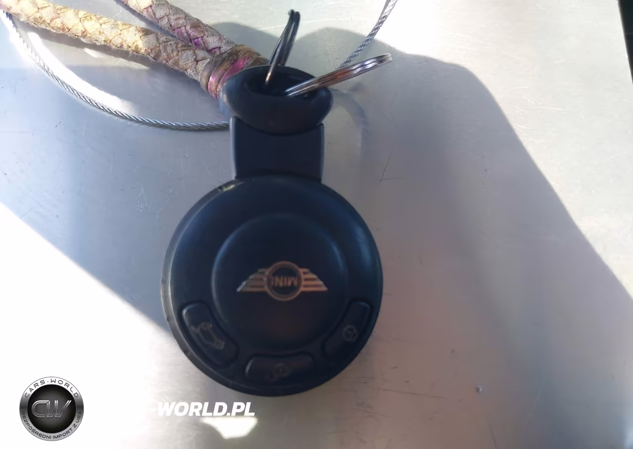 2010 Mini Cooper S VIN:WMWMF7C58ATZ71244 - 11