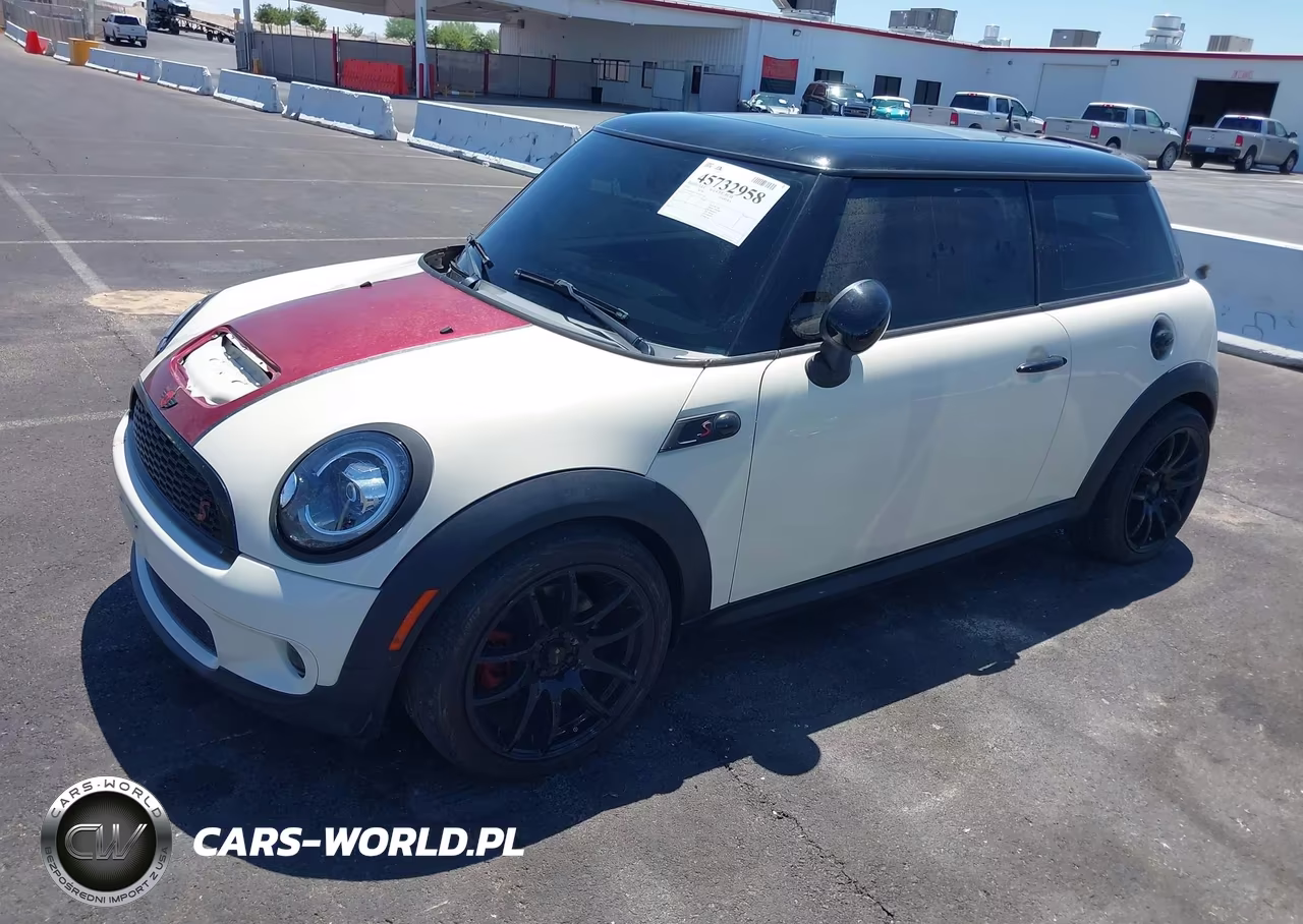 2010 Mini Cooper S VIN:WMWMF7C58ATZ71244 - 2
