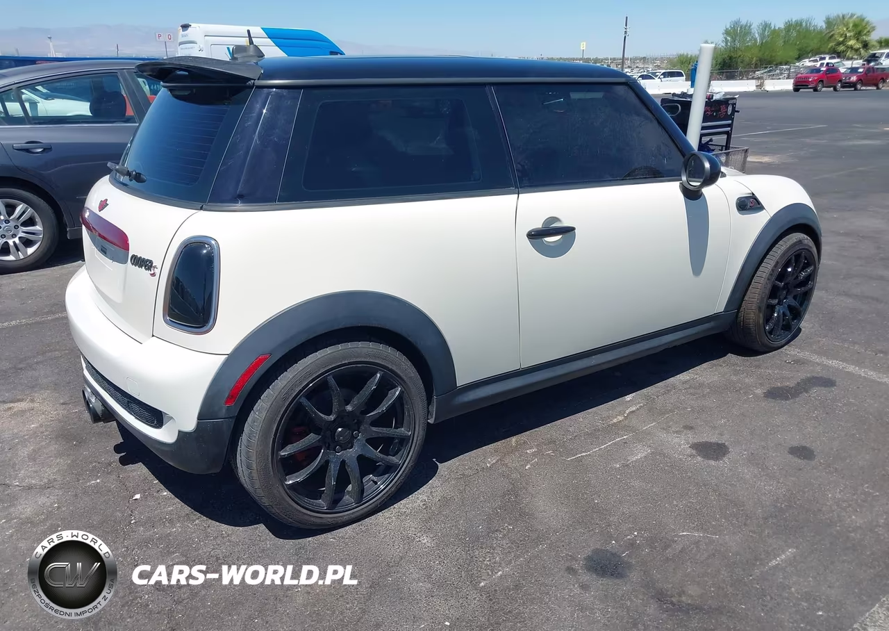 2010 Mini Cooper S VIN:WMWMF7C58ATZ71244 - 4