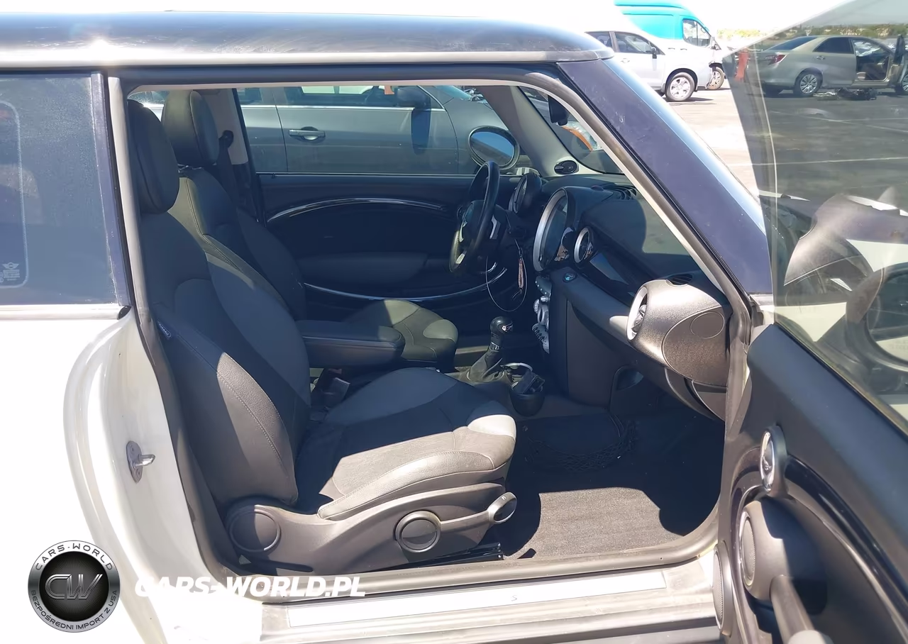 2010 Mini Cooper S VIN:WMWMF7C58ATZ71244 - 5