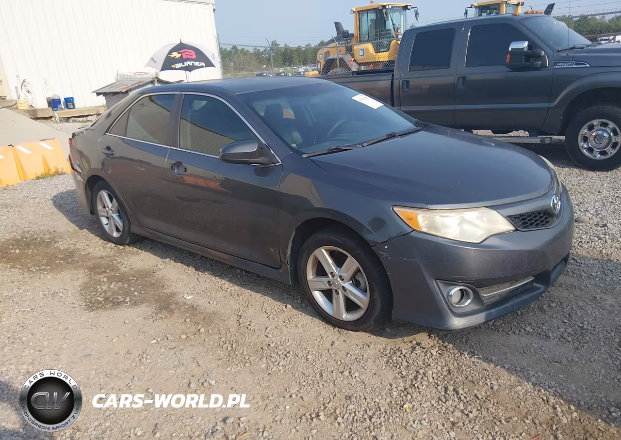 2014 Toyota Camry Se – zdjęcie 1 z 16