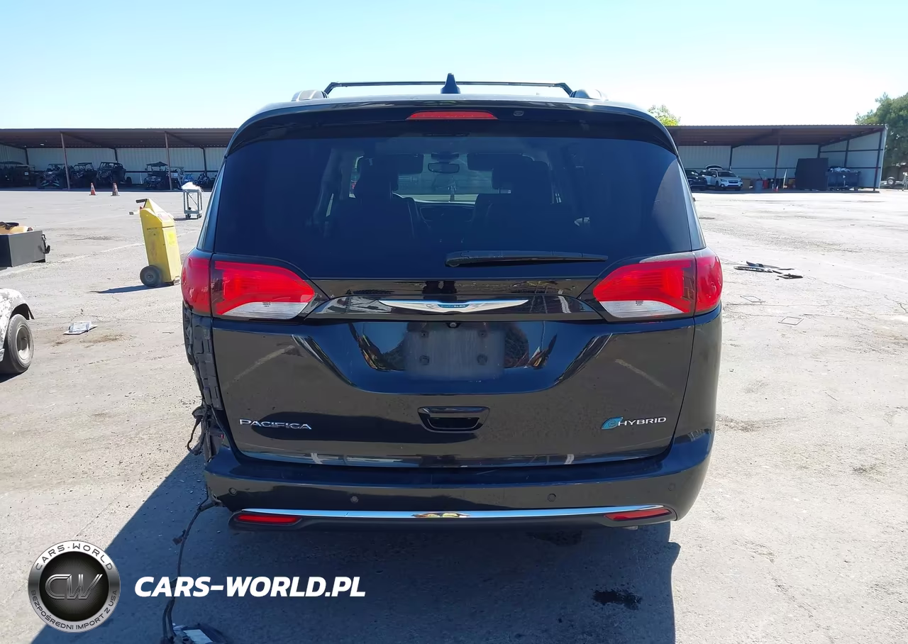 2018 Chrysler Pacifica Hybrid Touring L VIN:2C4RC1L74JR253018 - 17