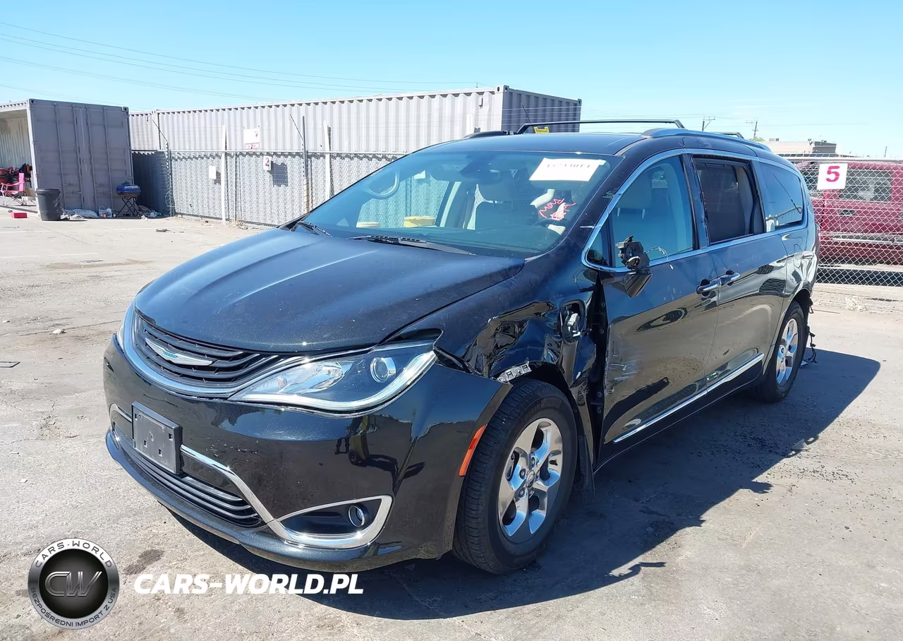2018 Chrysler Pacifica Hybrid Touring L VIN:2C4RC1L74JR253018 - 6