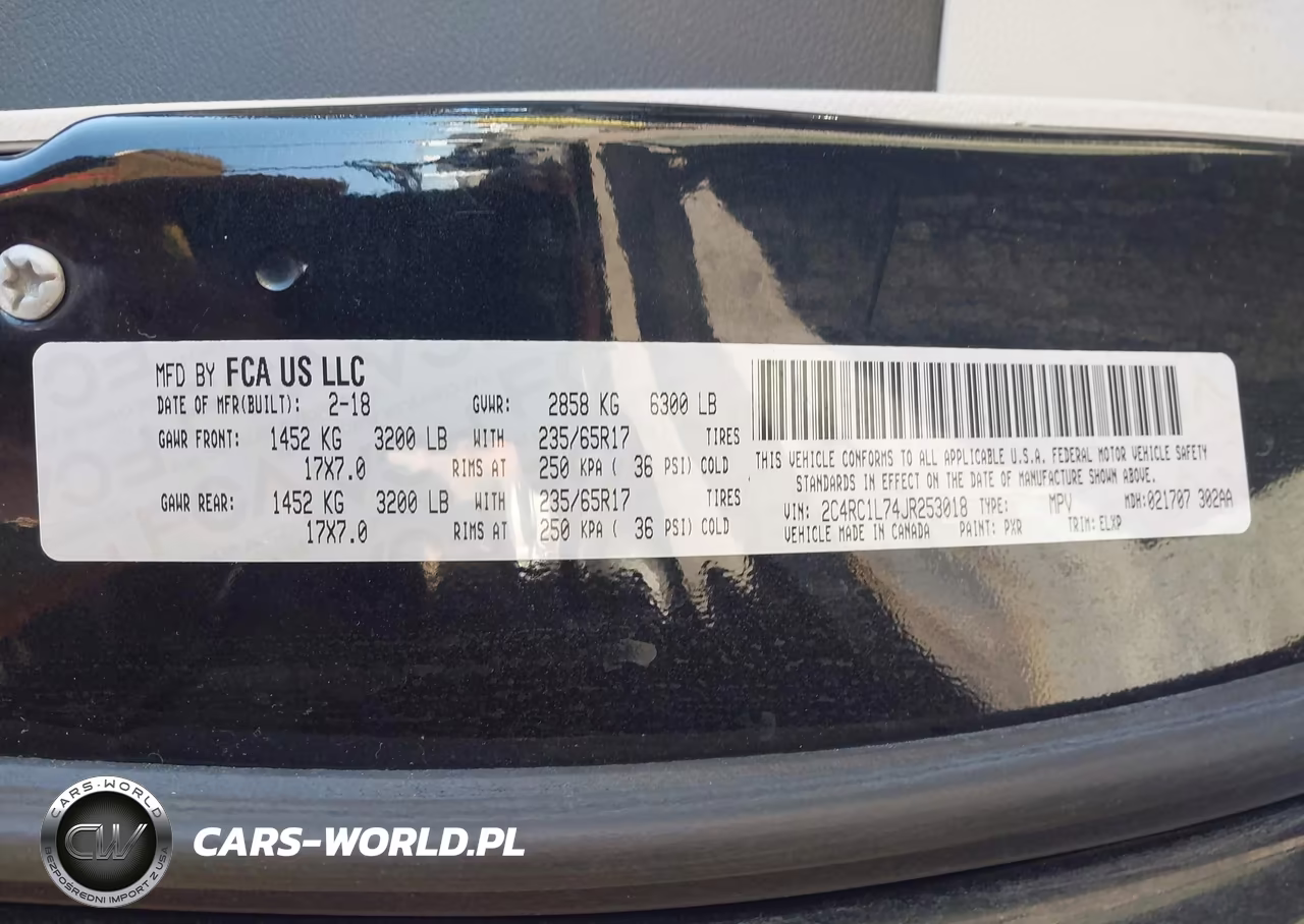 2018 Chrysler Pacifica Hybrid Touring L VIN:2C4RC1L74JR253018 - 9