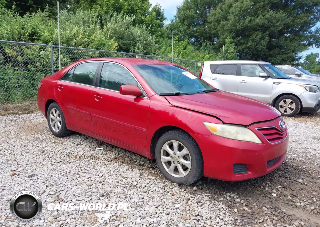 2011 Toyota Camry Le – zdjęcie 1 z 11