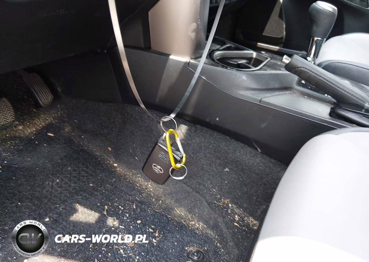 2018 Toyota Rav4 Hybrid Limited VIN:JTMDJREV3JD165039 - 11