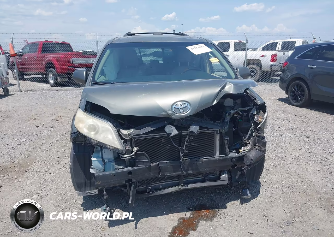 2011 Toyota Sienna Limited V6 VIN:5TDYK3DC9BS100407 - 12