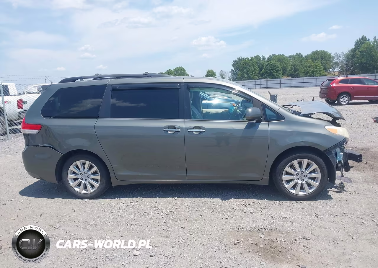 2011 Toyota Sienna Limited V6 VIN:5TDYK3DC9BS100407 - 13