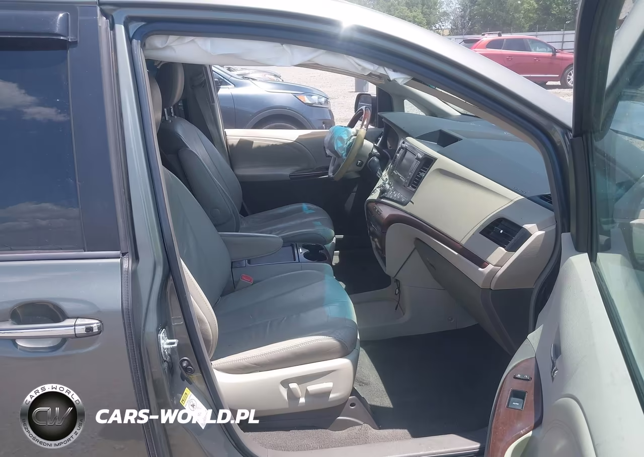 2011 Toyota Sienna Limited V6 VIN:5TDYK3DC9BS100407 - 5