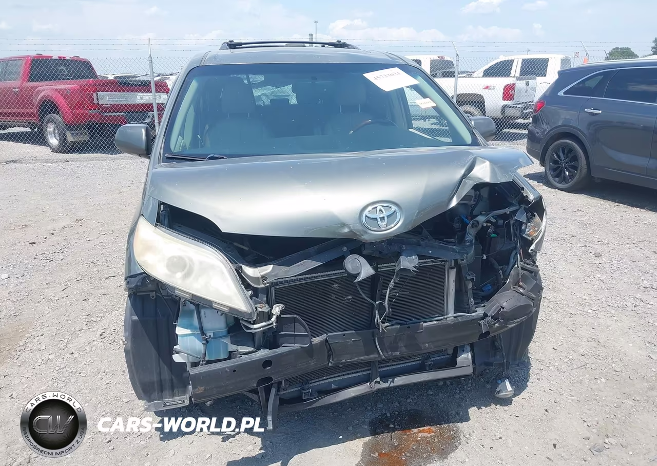 2011 Toyota Sienna Limited V6 VIN:5TDYK3DC9BS100407 - 6