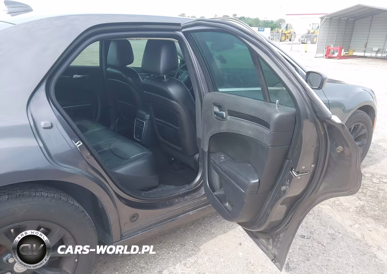 2015 Chrysler 300 Limited VIN:2C3CCAAG0FH853545 - 8