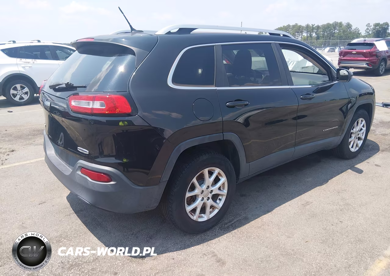 2015 Jeep Cherokee Latitude VIN:1C4PJMCB2FW569289 - 4