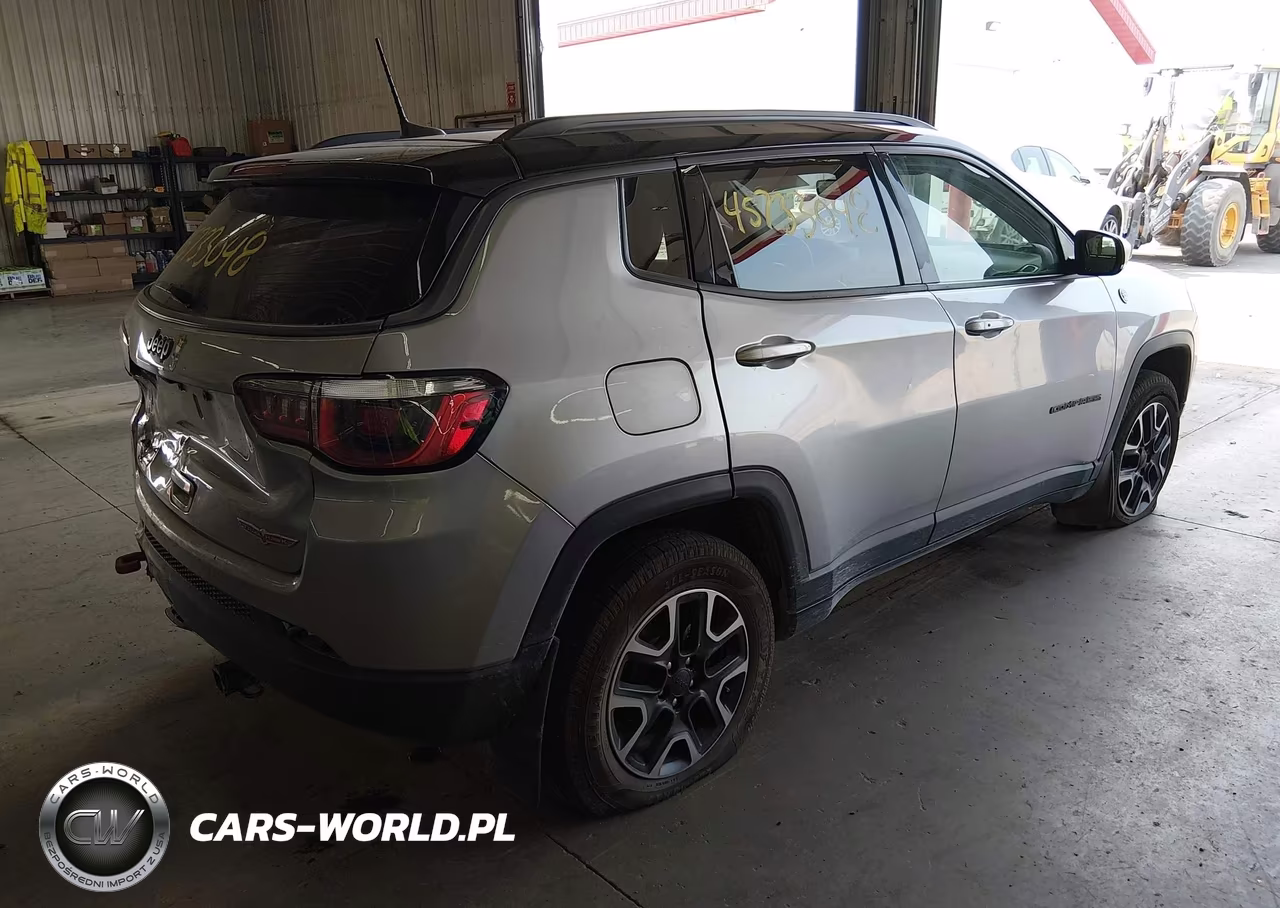 2019 Jeep Compass Trailhawk 4X4 VIN:3C4NJDDB9KT752436 - 4