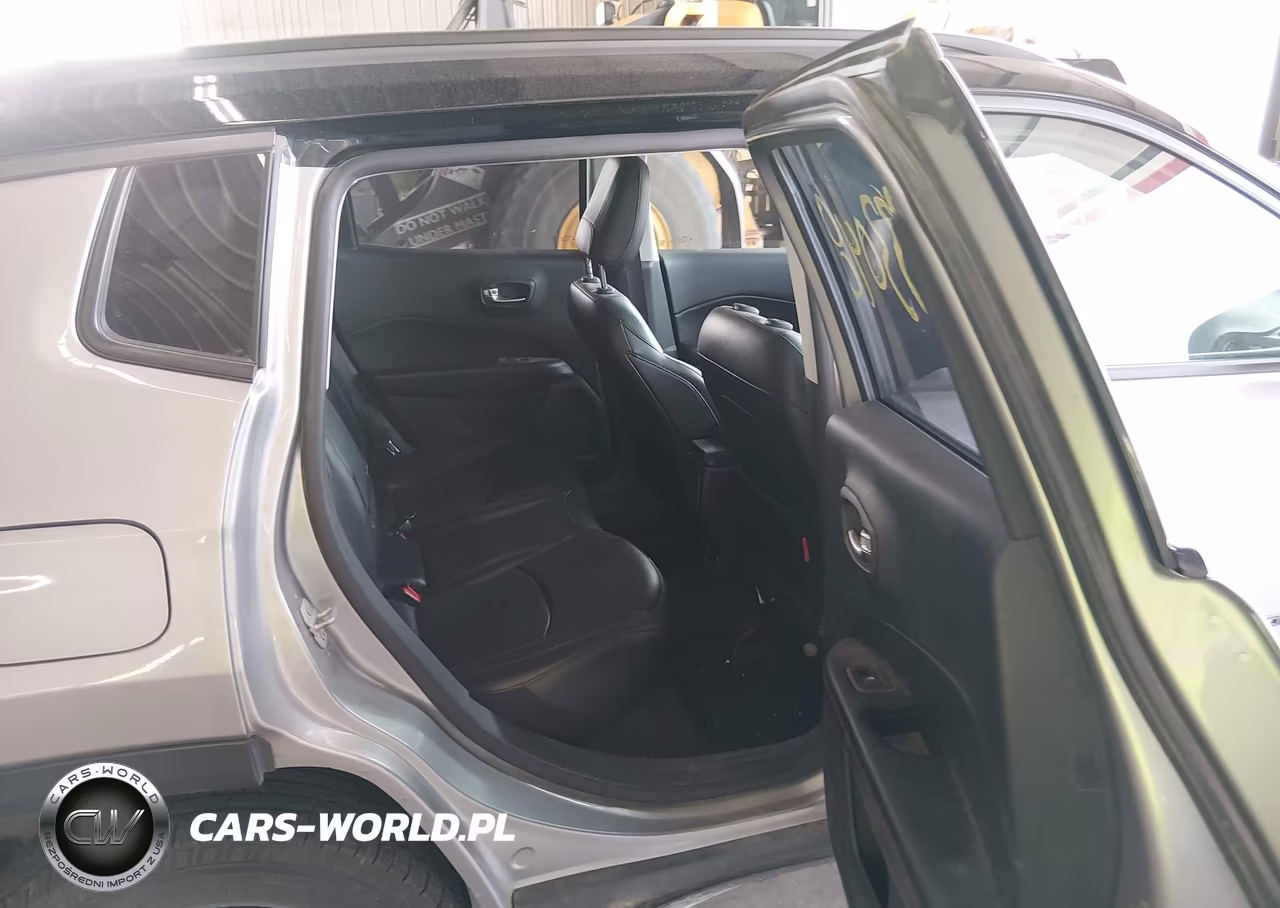 2019 Jeep Compass Trailhawk 4X4 VIN:3C4NJDDB9KT752436 - 8